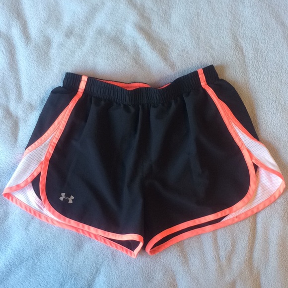 under armour women's escape running shorts
